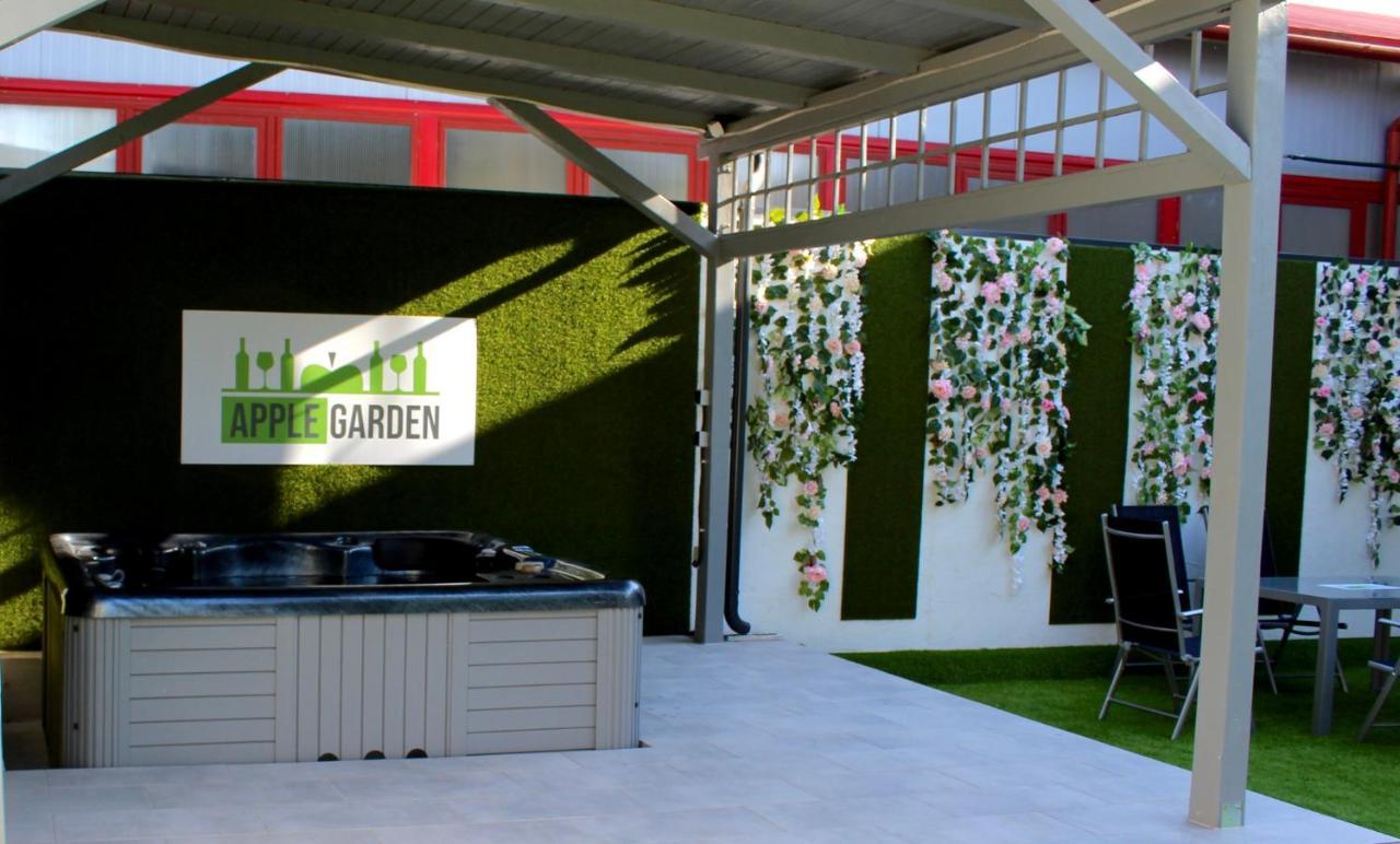 Вилла Applegarden Дебрецен Экстерьер фото